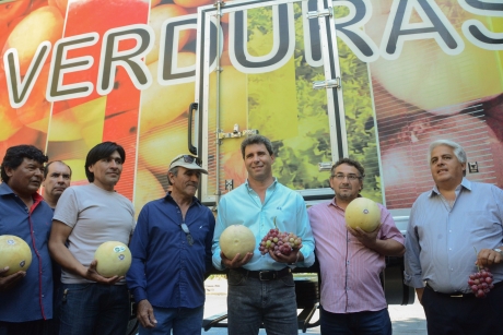 El Camión de Frutas y Verduras partió hacia la costa argentina